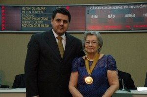 Onze dos treze vereadores entregam Medalhas do Centenário em noite de Gala na Casa Legislativa de Divinópolis medalha centenario paulo